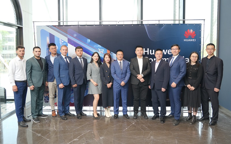 Huawei-priglashayet-partnerov-i-zakazchikov-obedinitsya